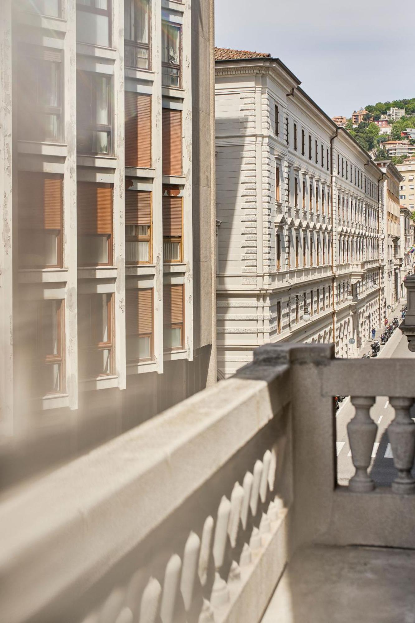 Urbanauts Beletages Sonata Apartment Trieste Luaran gambar